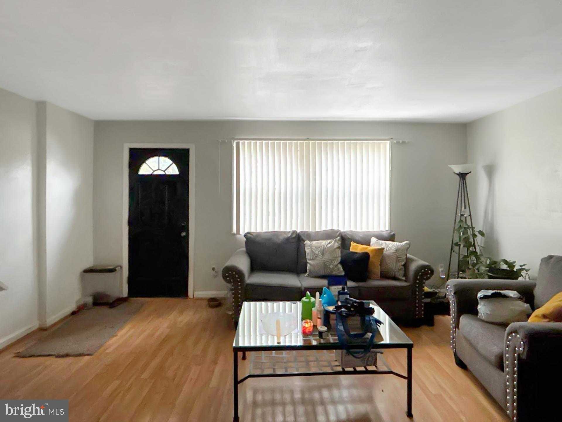 610 Hampton Dr photo 3