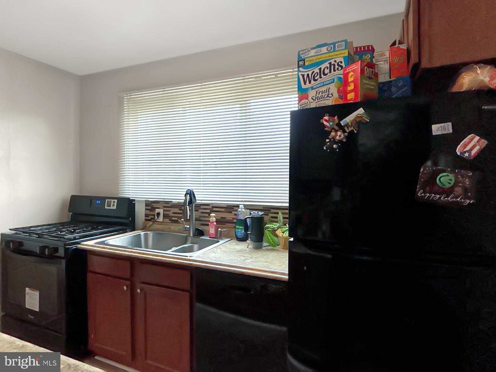 610 Hampton Dr photo 4