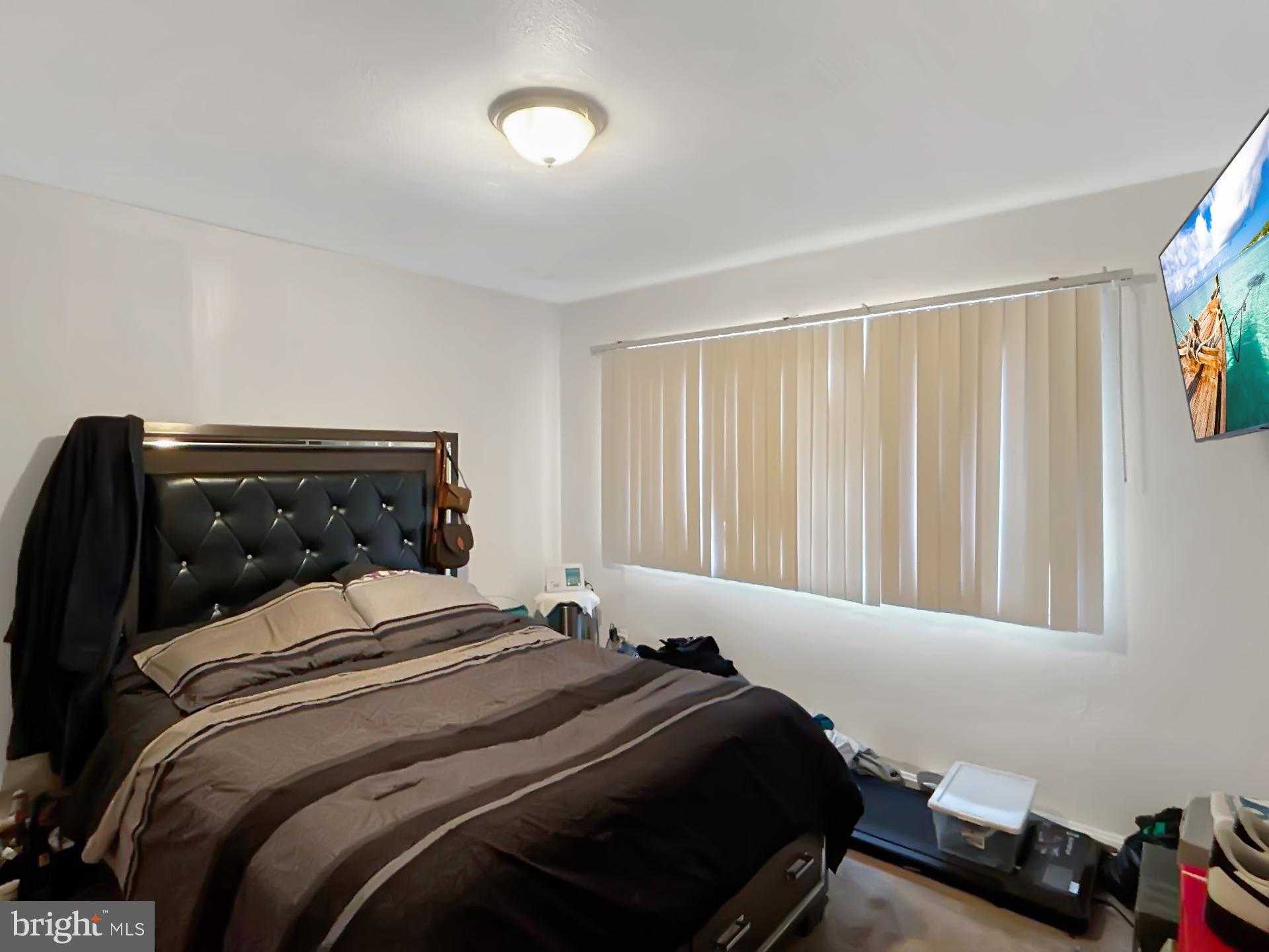 610 Hampton Dr photo 8