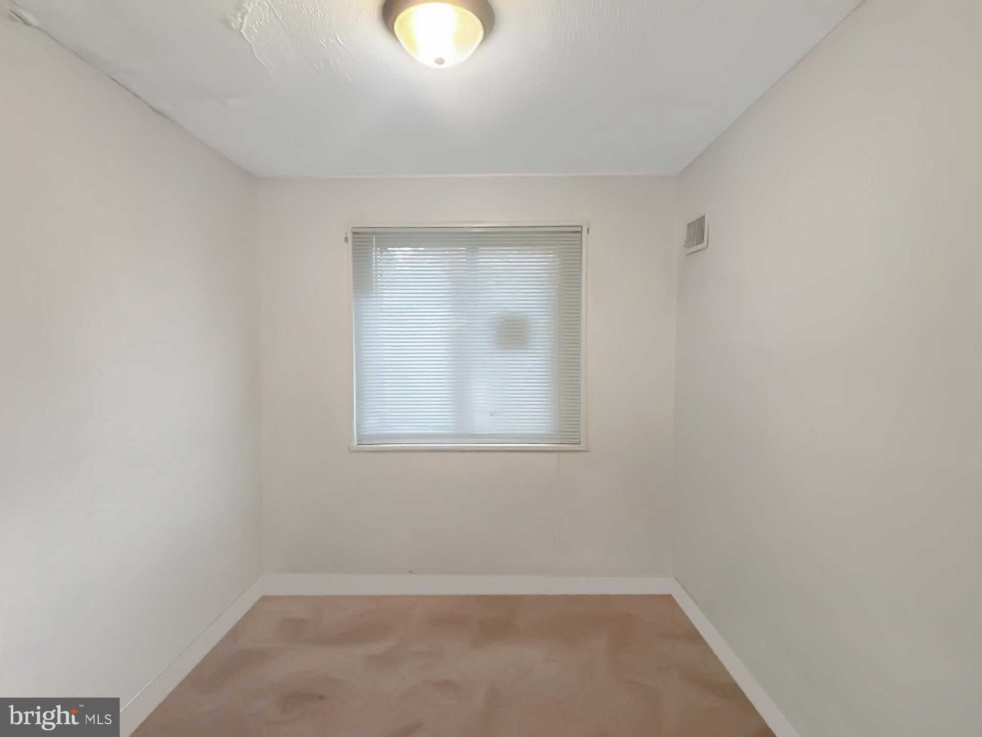 610 Hampton Dr photo 9