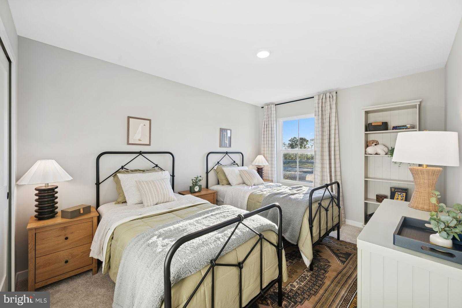 319 Gerry St photo 12