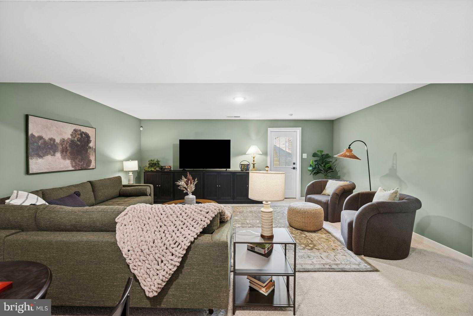 319 Gerry St photo 21