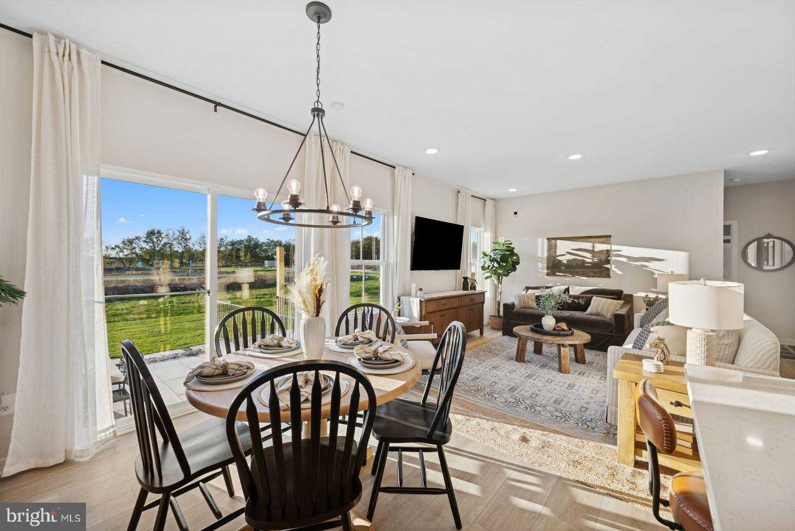 319 Gerry St photo 5