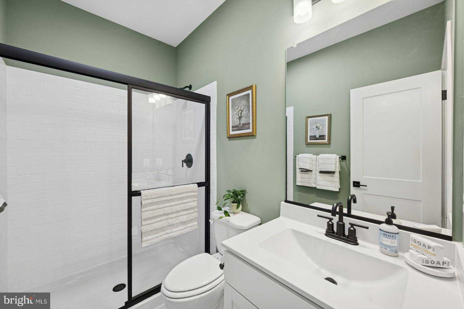 319 Gerry St photo 8