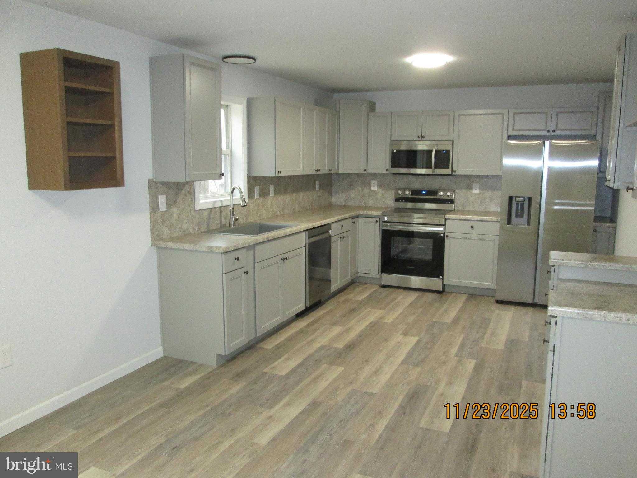 380 Gallery Ln photo 7