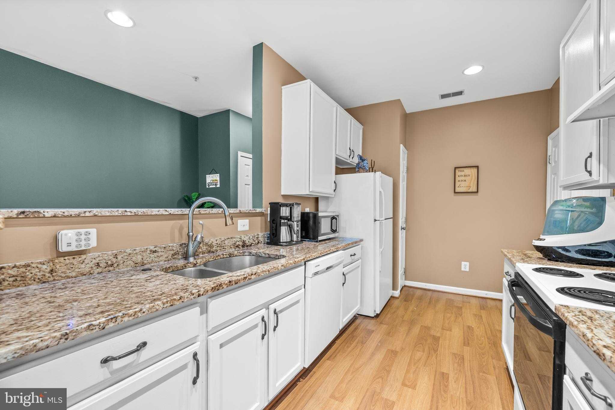 16 Hawk Rise Ln # 204, Owings Mills