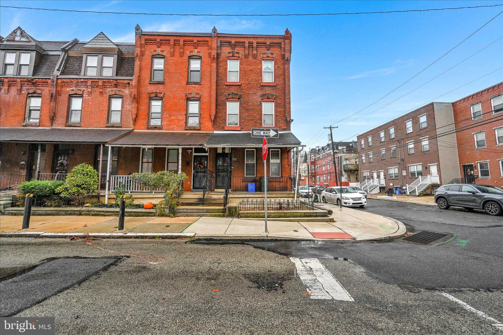 4048 Green St photo 3