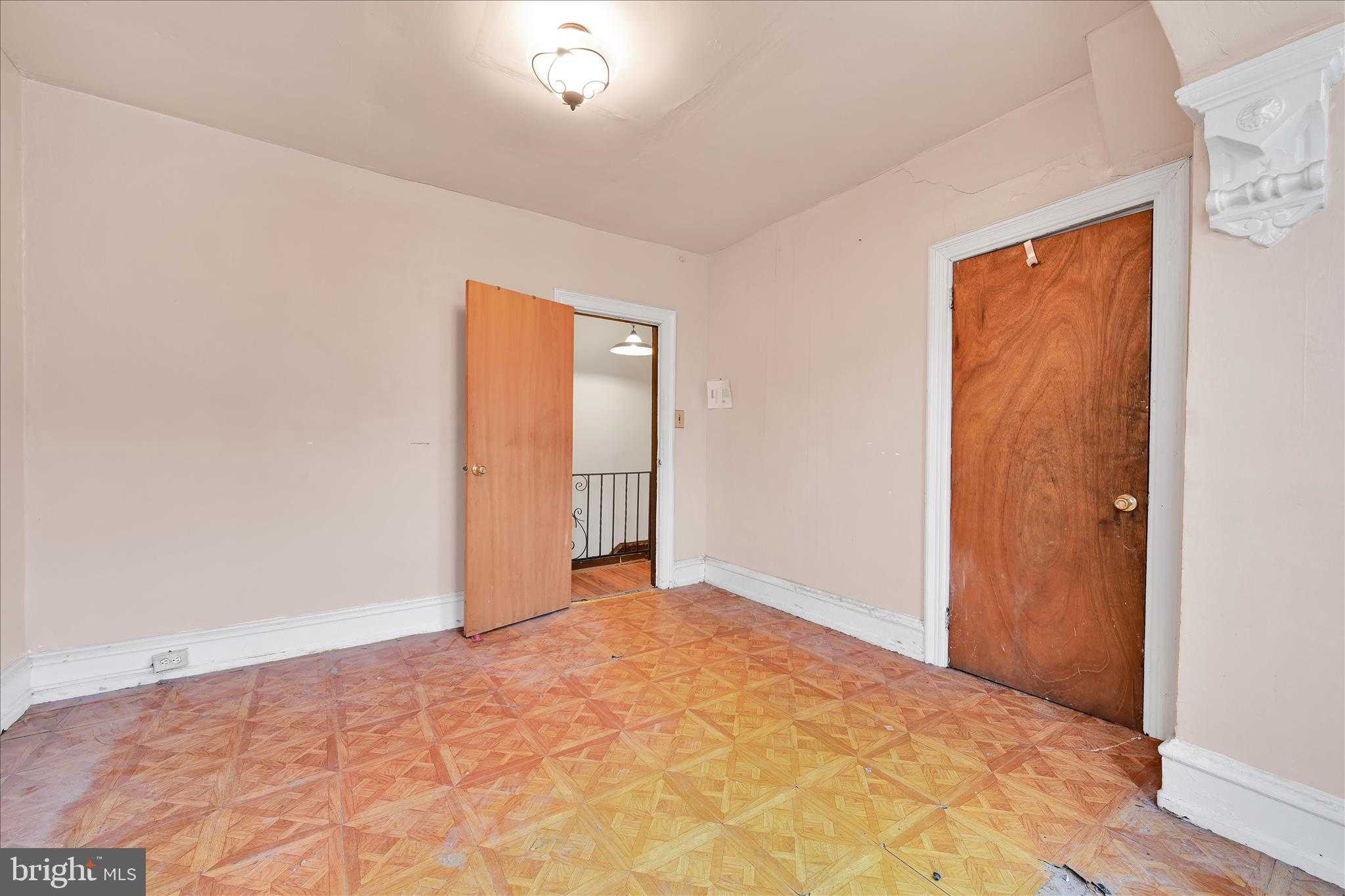 4048 Green St photo 8