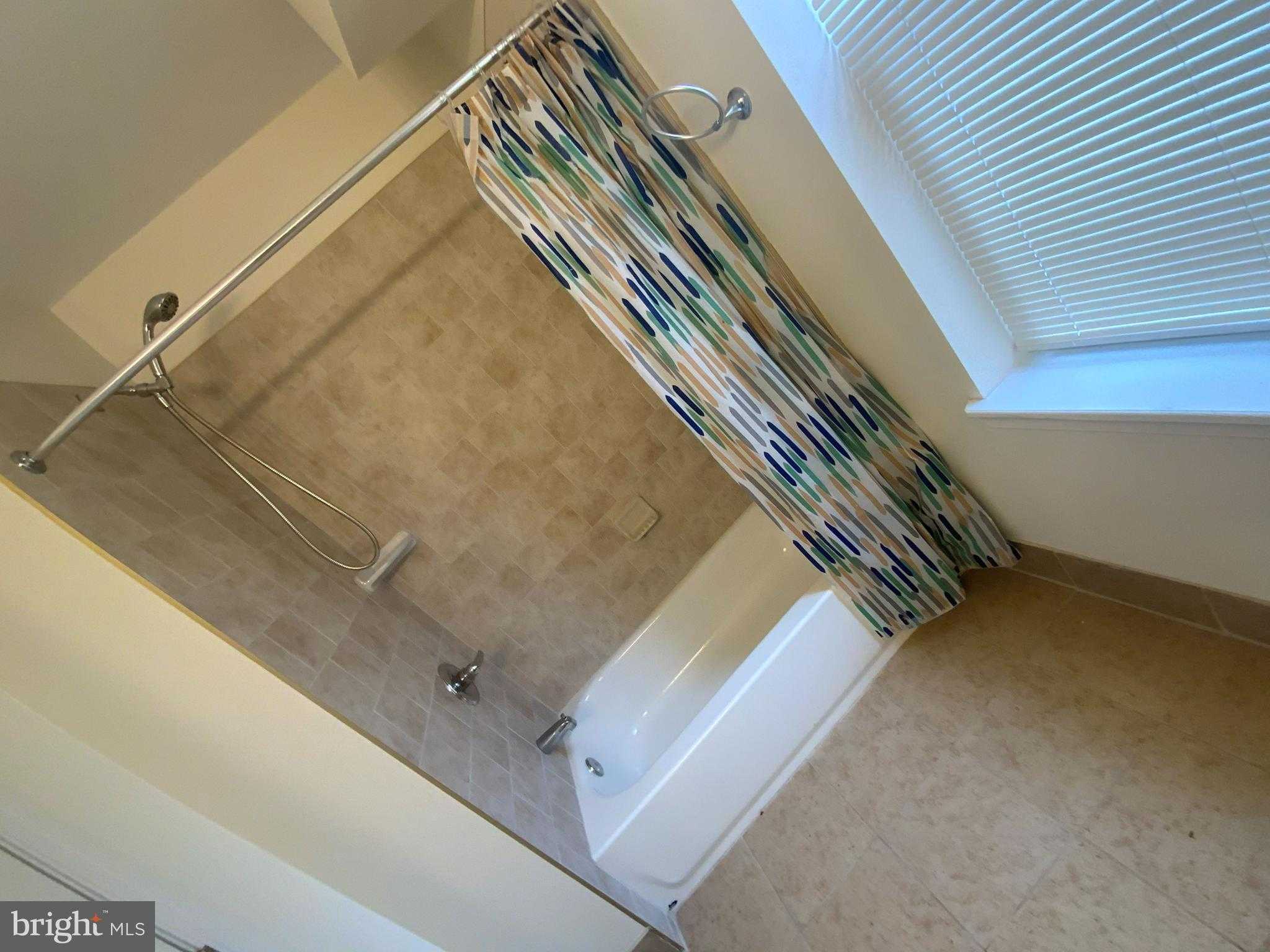 1022 N Broadway photo 30