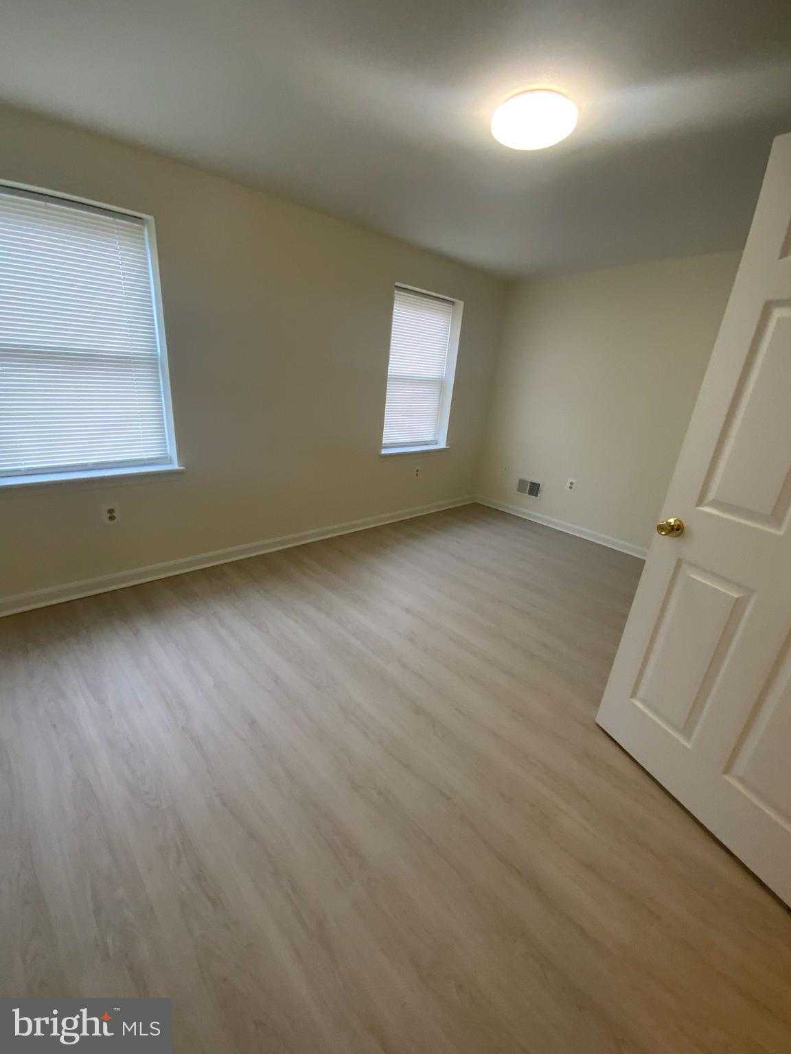 1022 N Broadway photo 32