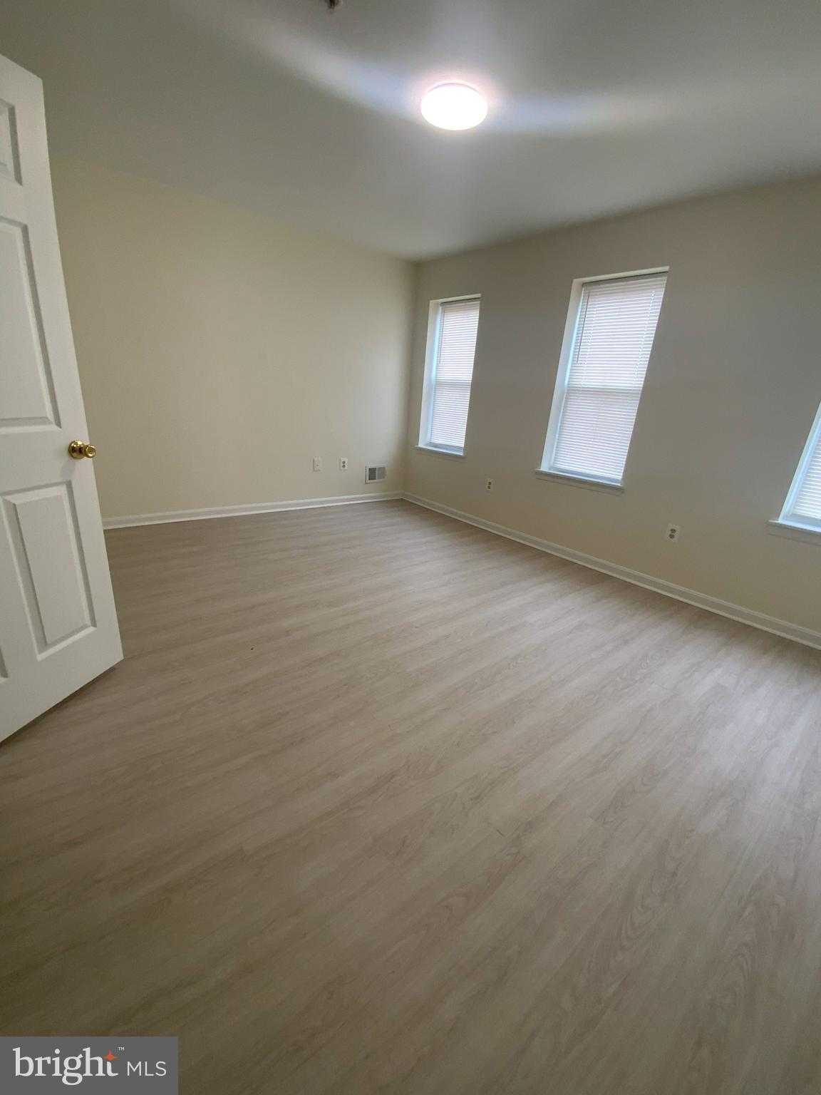 1022 N Broadway photo 37