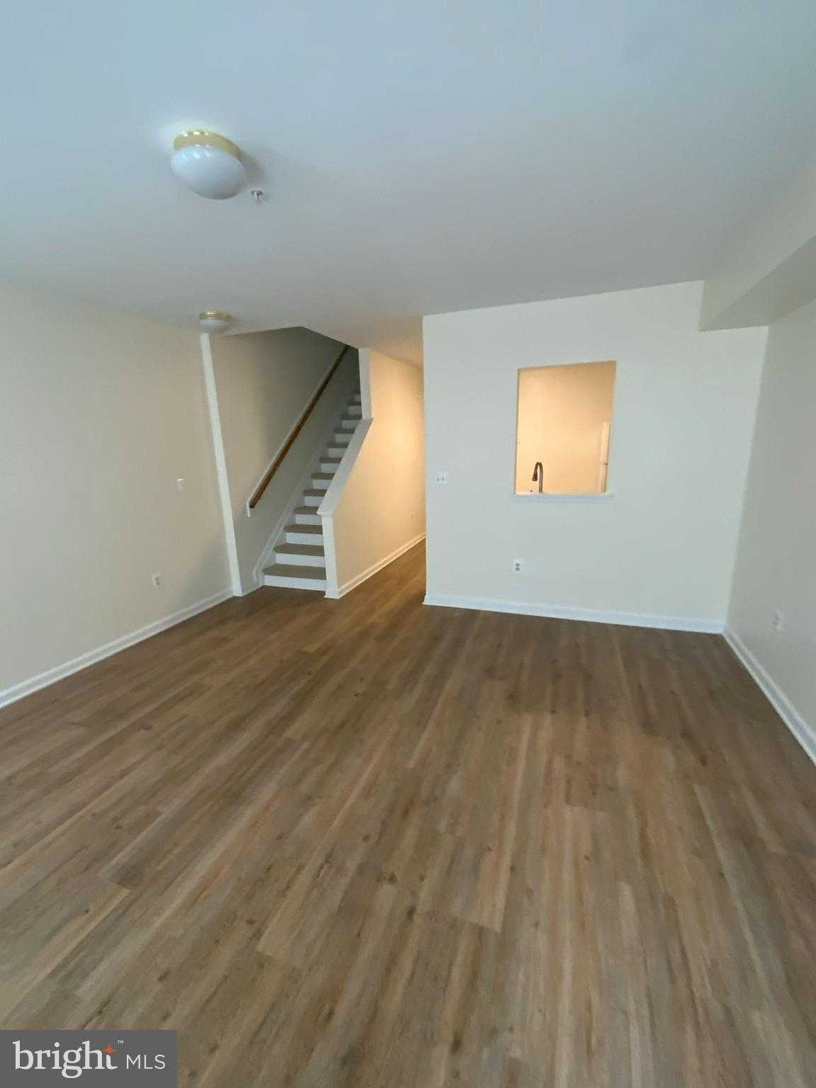 1022 N Broadway photo 40