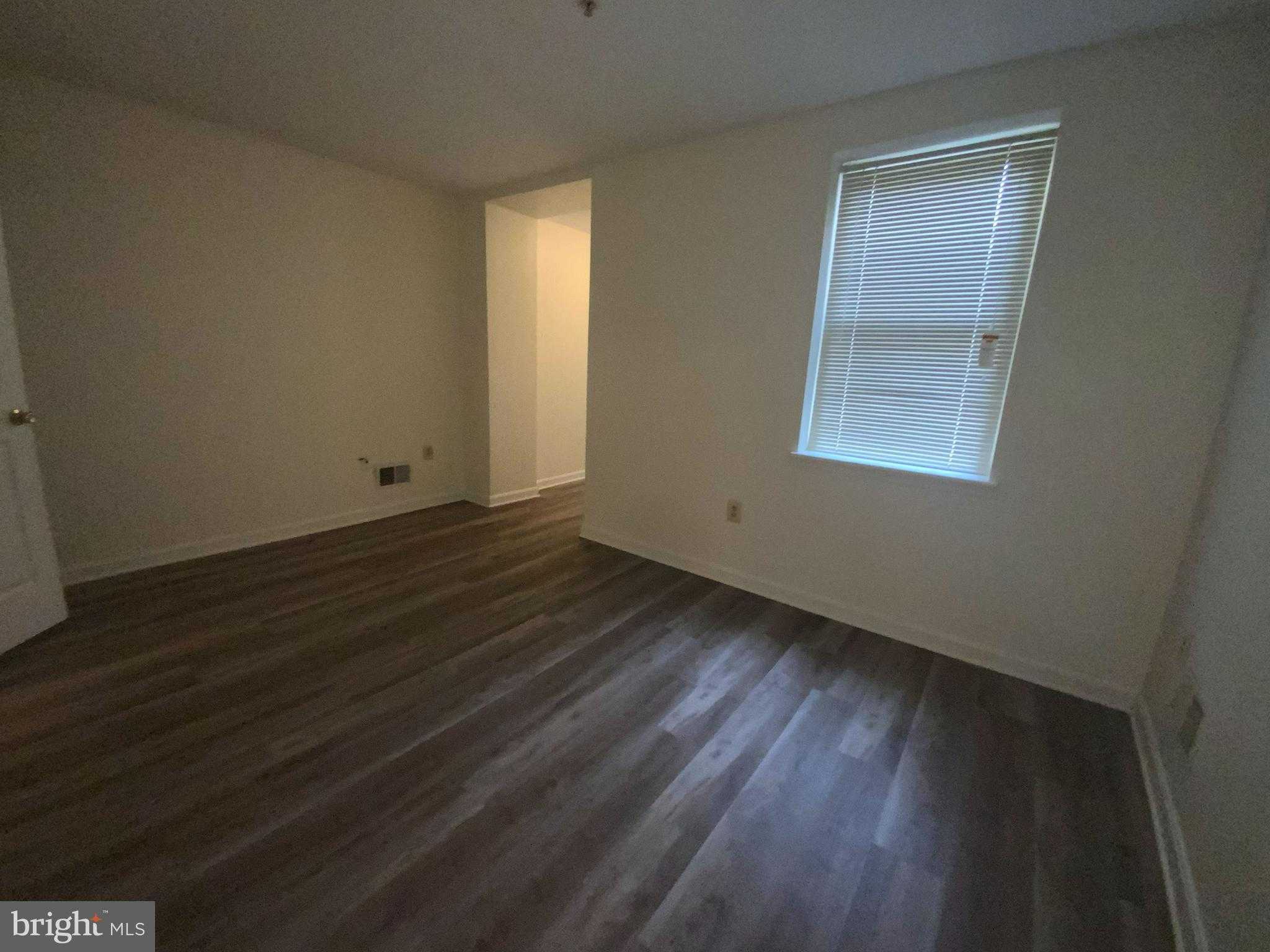 1022 N Broadway photo 6