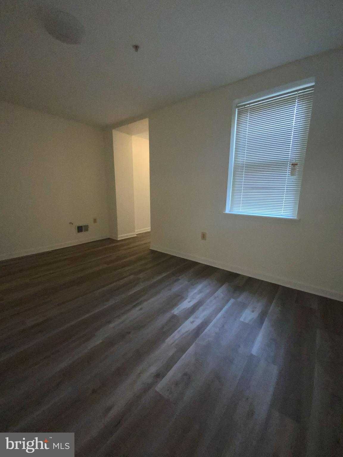 1022 N Broadway photo 7