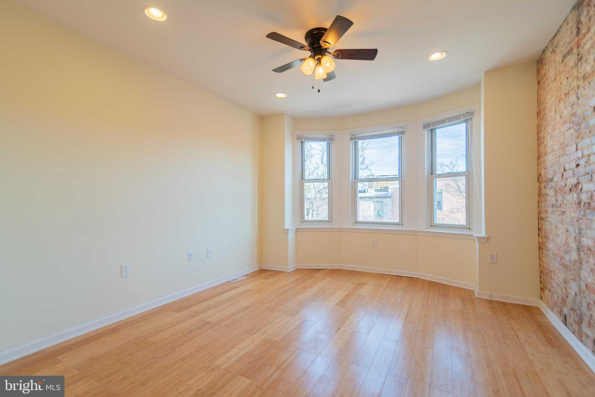 640 S Ellwood Ave photo 17