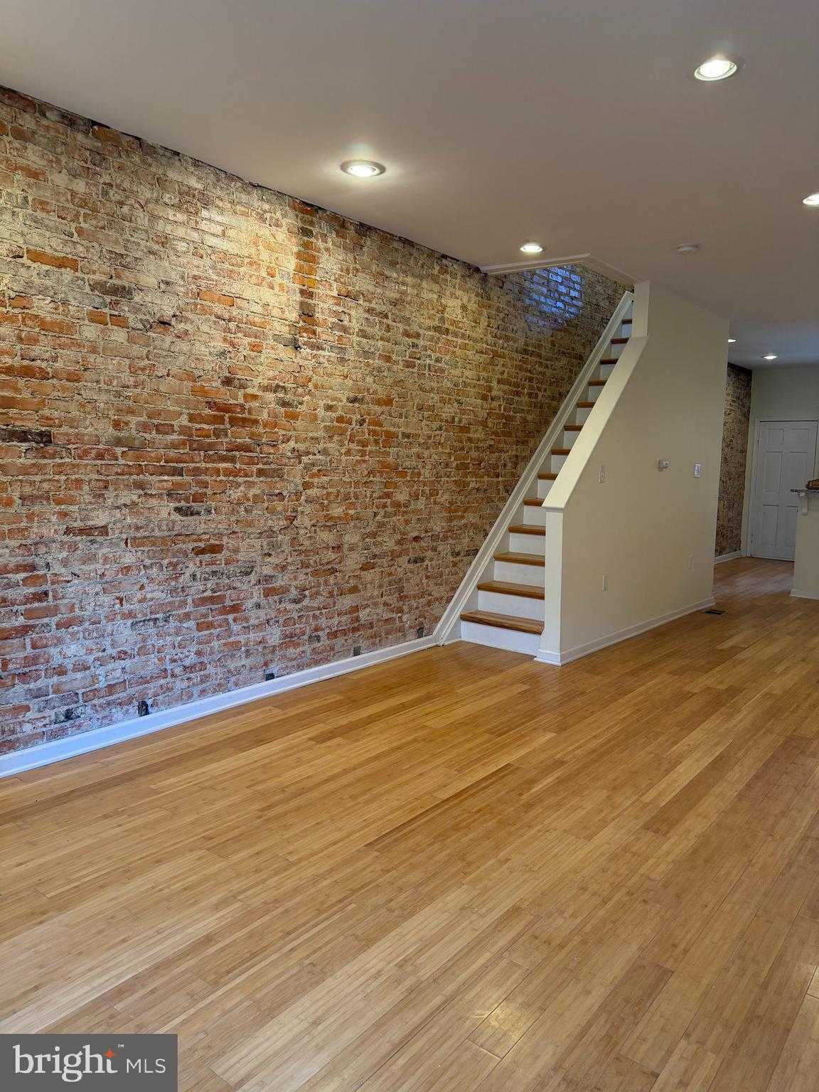 640 S Ellwood Ave photo 5