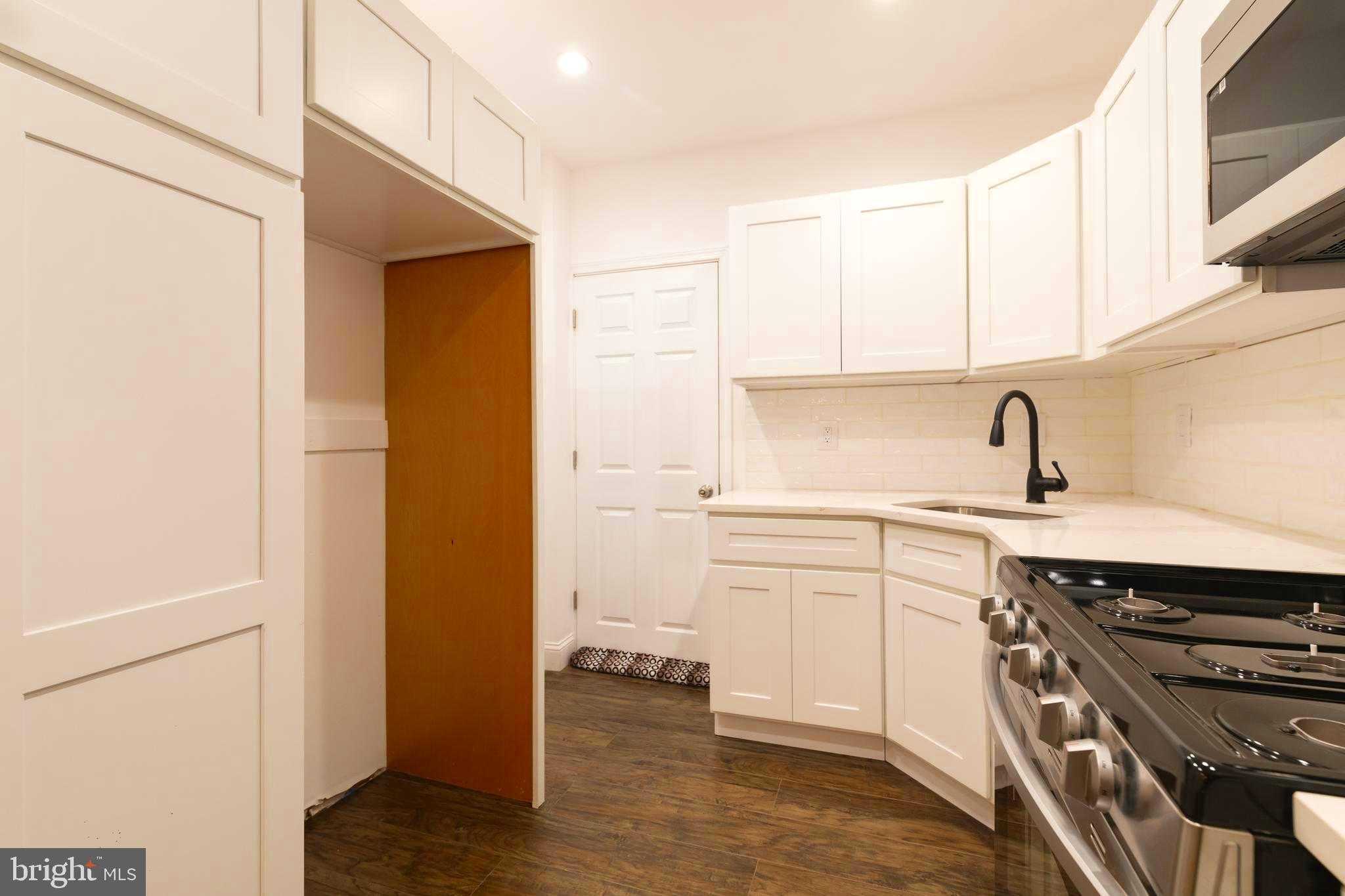 628 Miller St photo 7