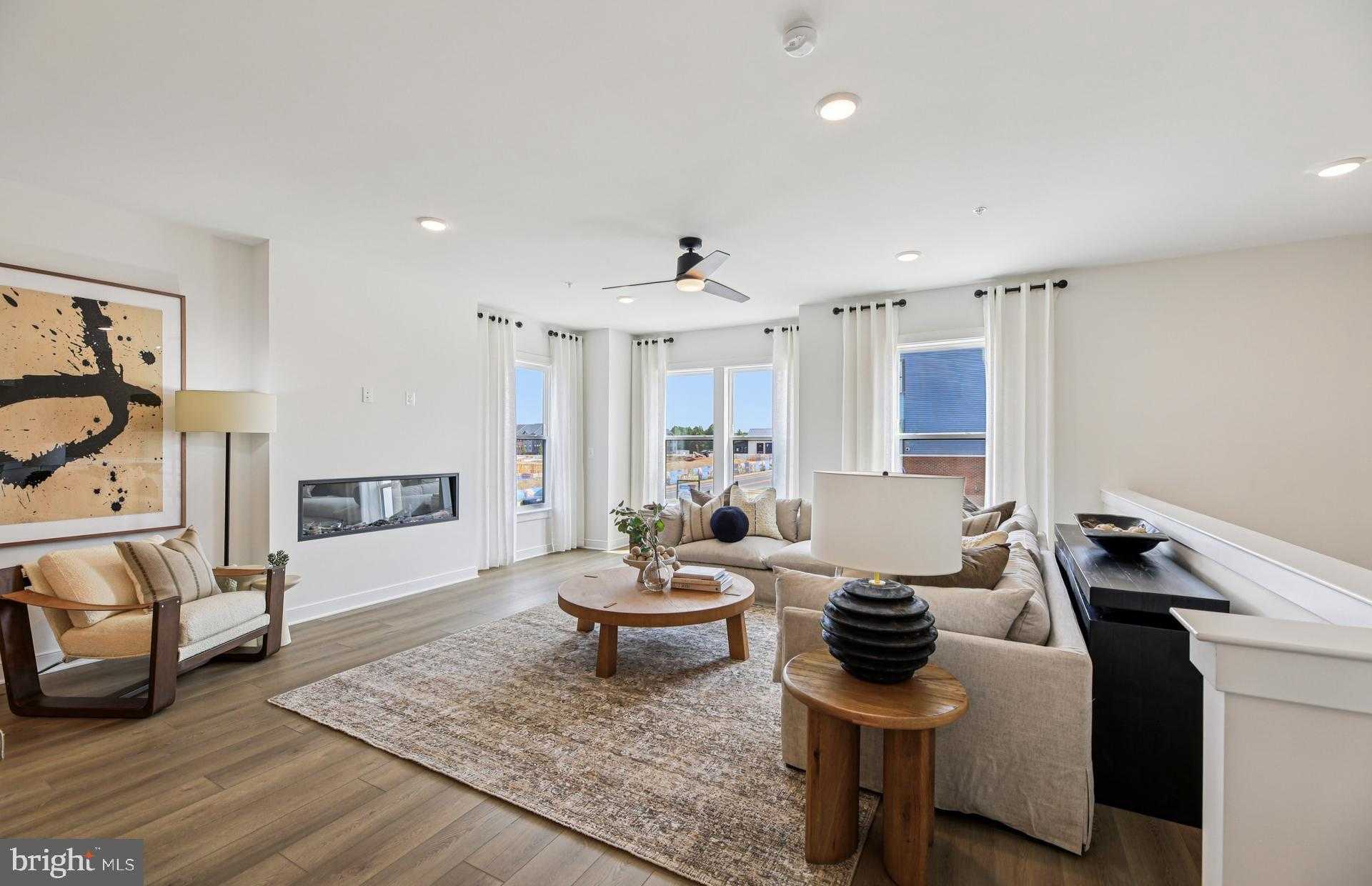 1170 Crested Wood Dr photo 5