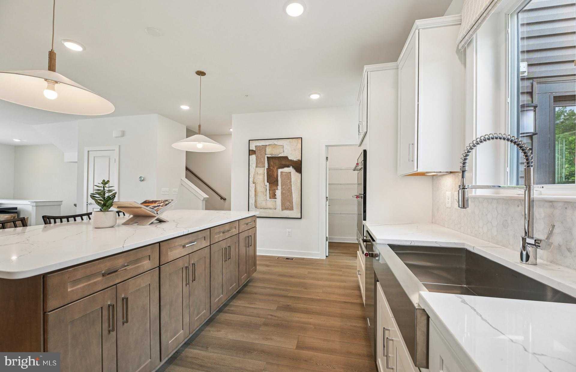 1170 Crested Wood Dr photo 7