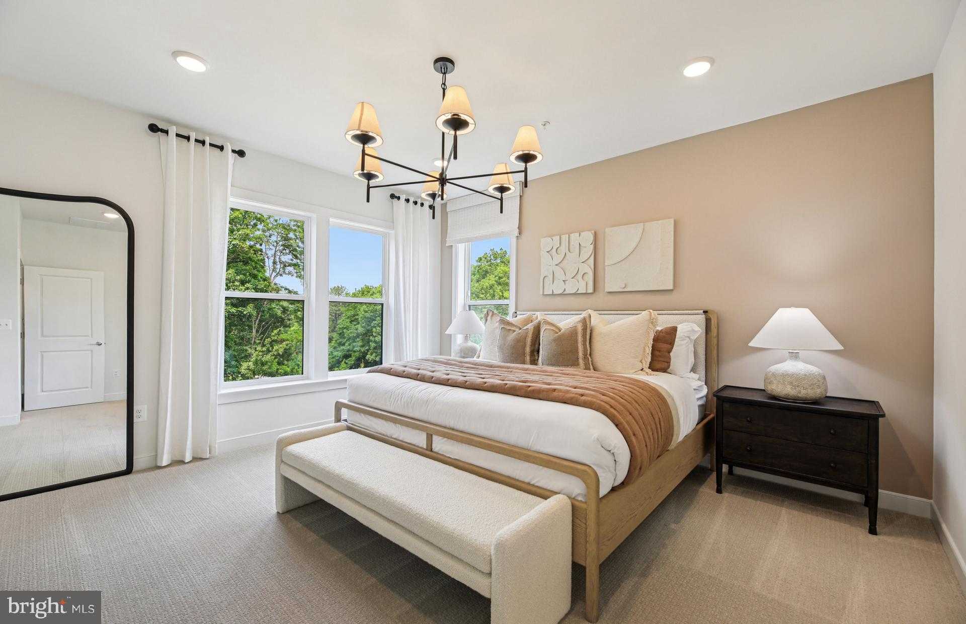 1170 Crested Wood Dr photo 8