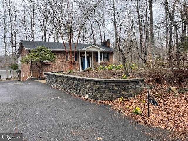 1014 Lakeview Dr photo 2