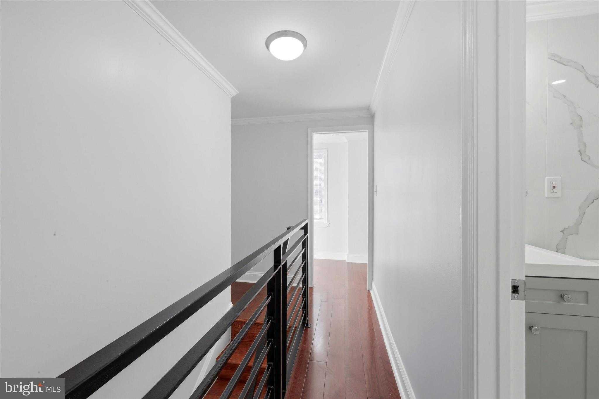 2033 N Mascher St photo 17