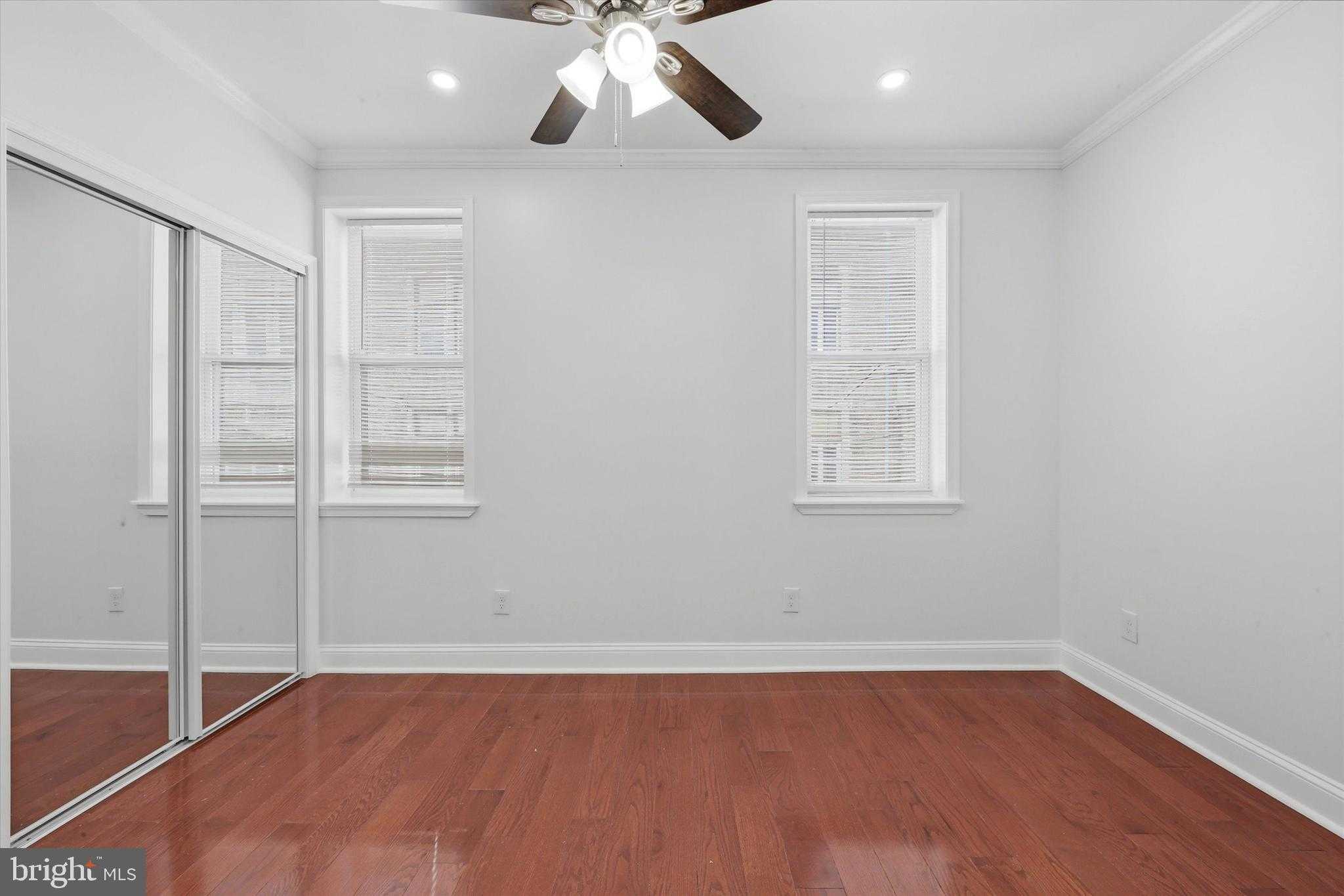 2033 N Mascher St photo 18