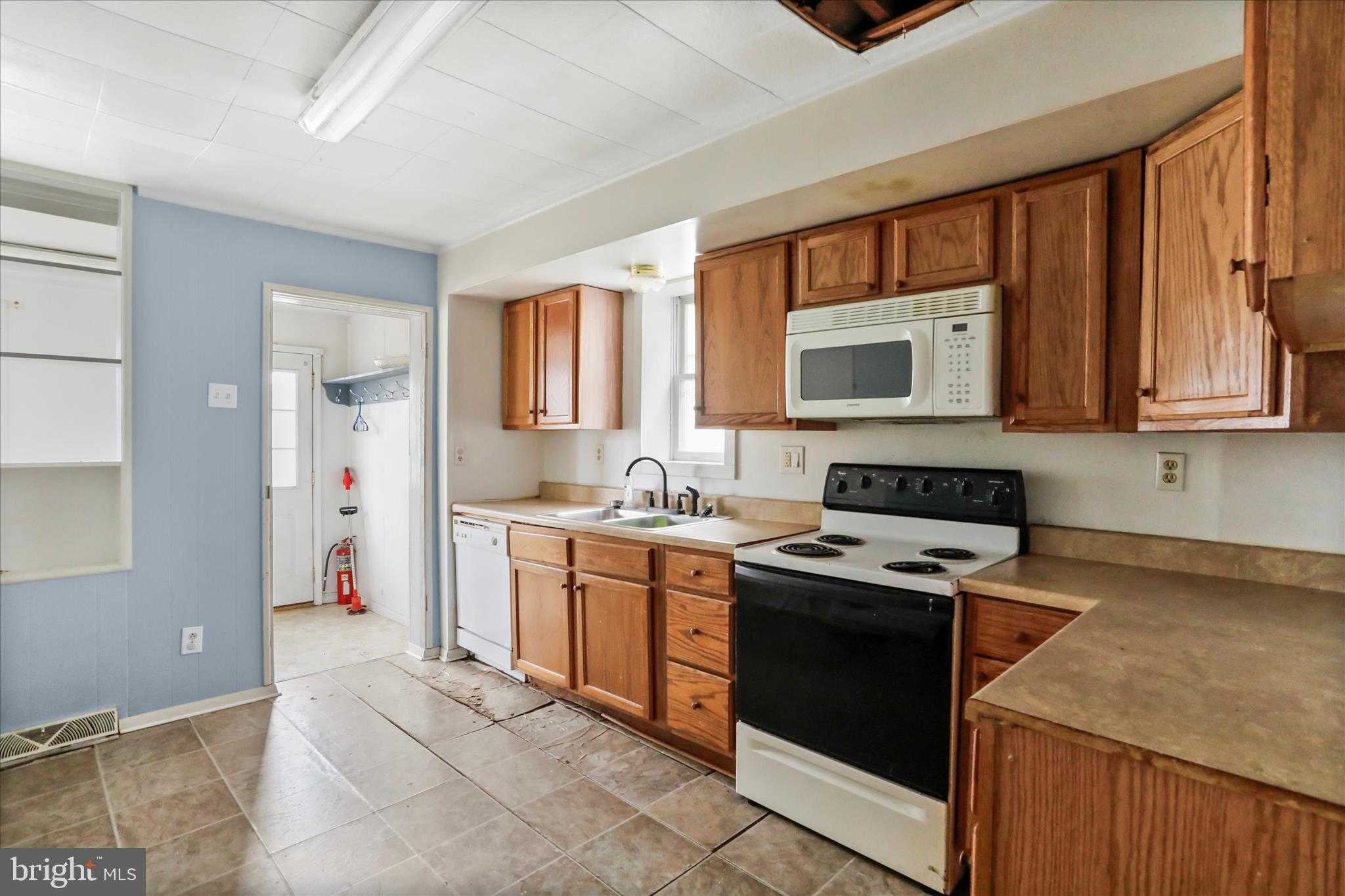 83 Knobley St photo 3