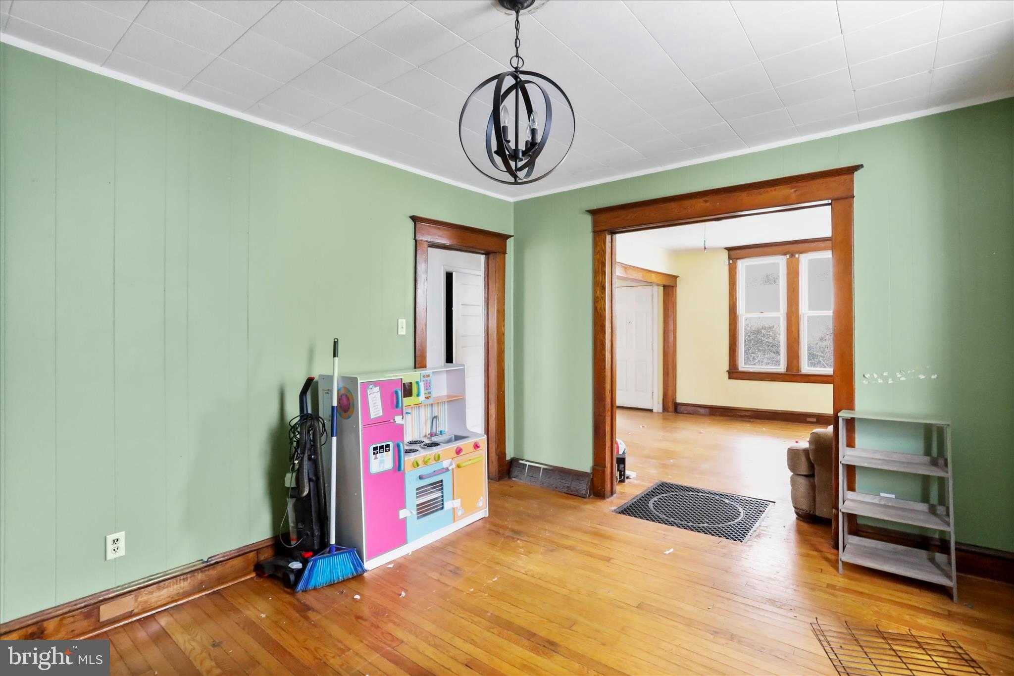 83 Knobley St photo 8