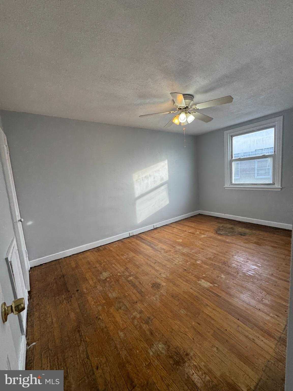 1346 Unruh Ave photo 19