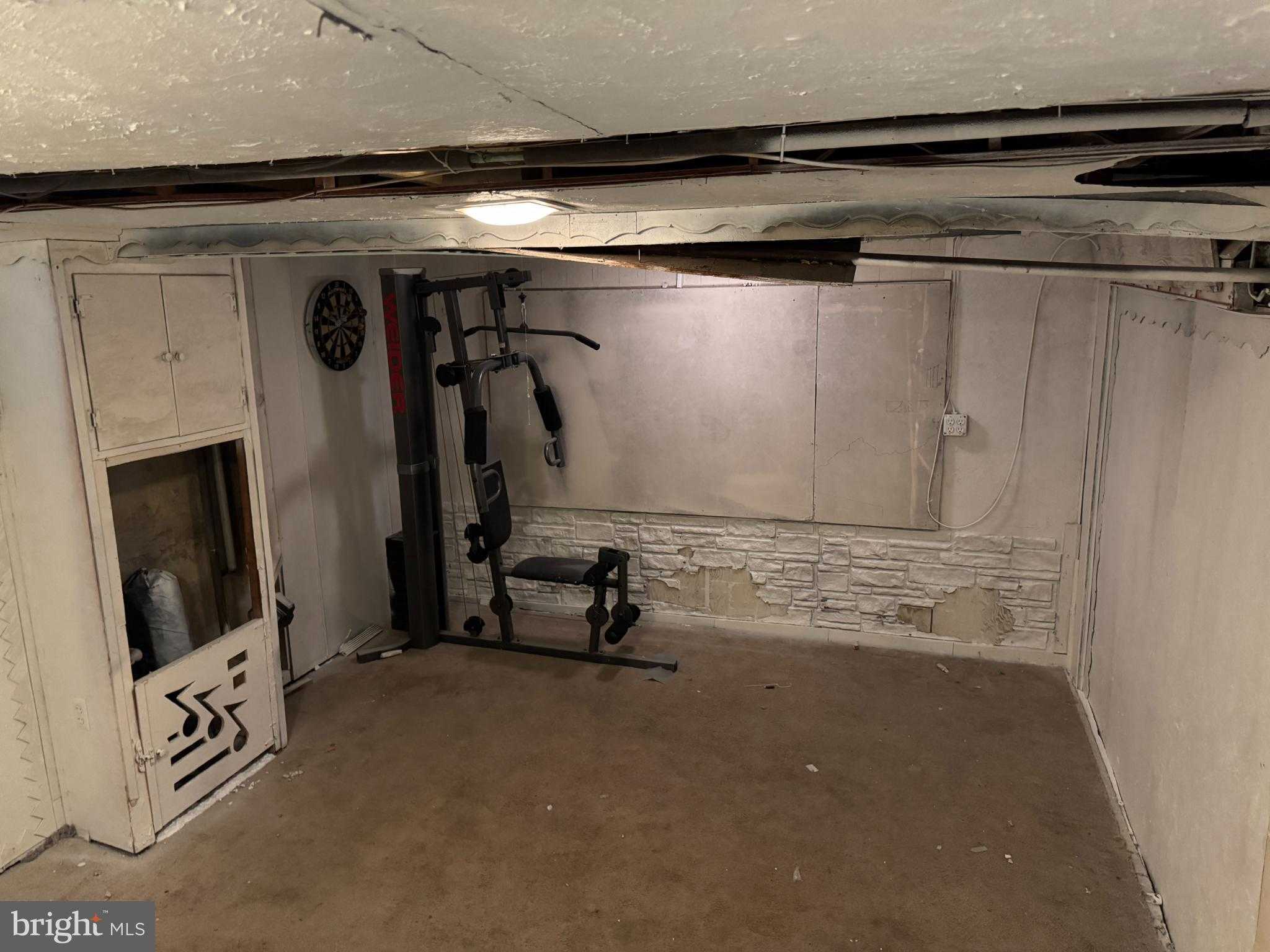 1346 Unruh Ave photo 28