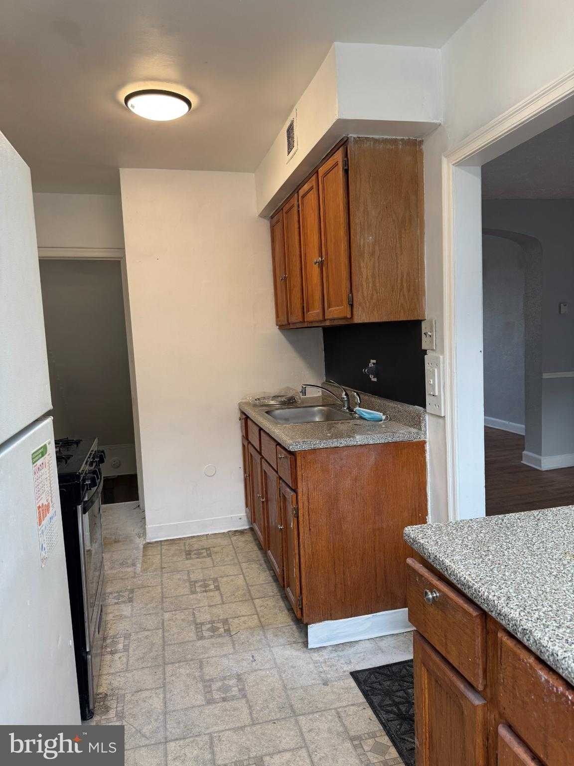 1346 Unruh Ave photo 6