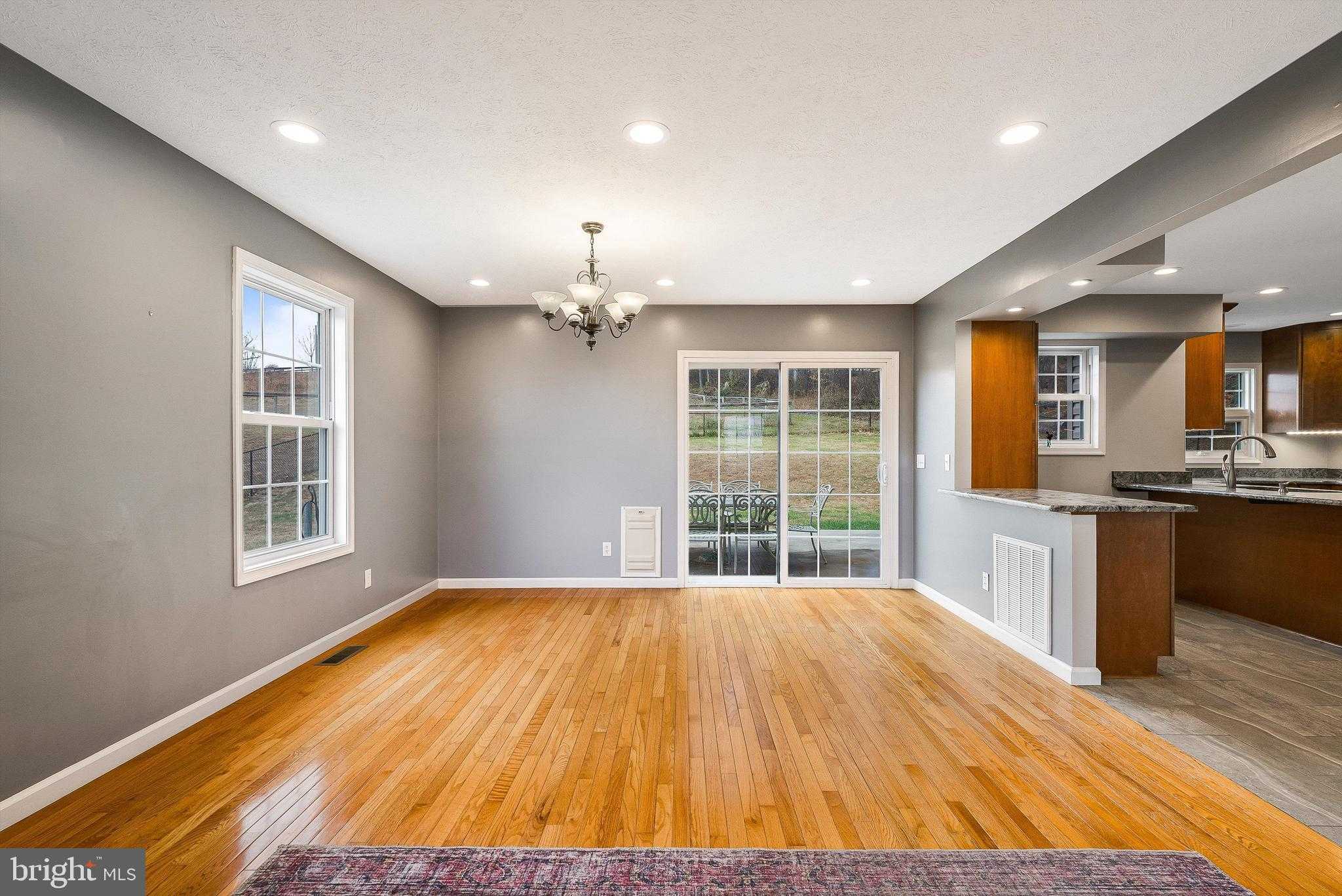 6527 Stable View Ln photo 12