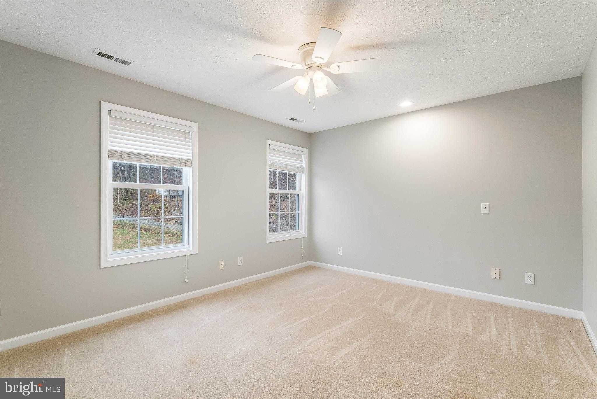 6527 Stable View Ln photo 35