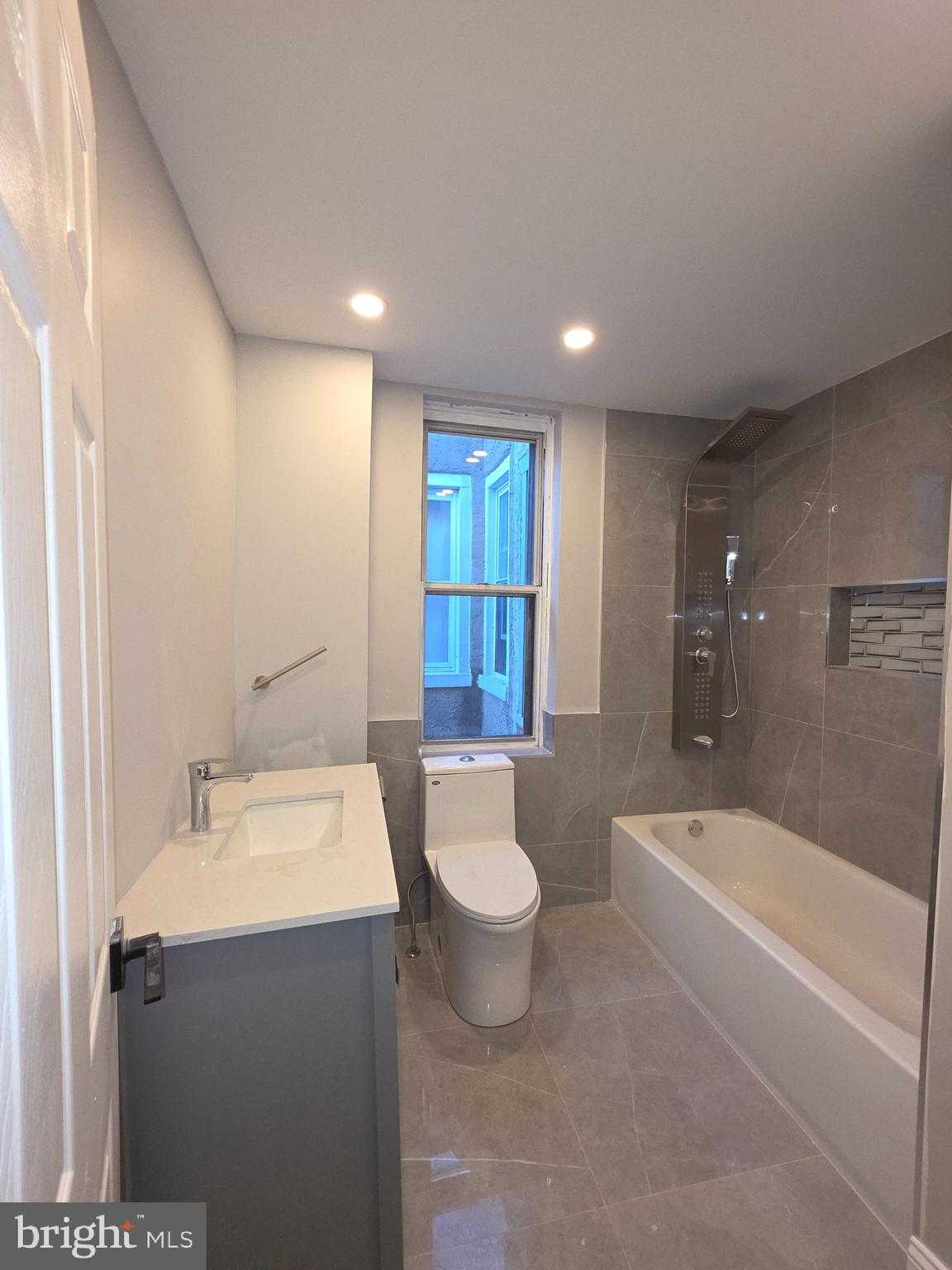 122 N 54th St photo 23