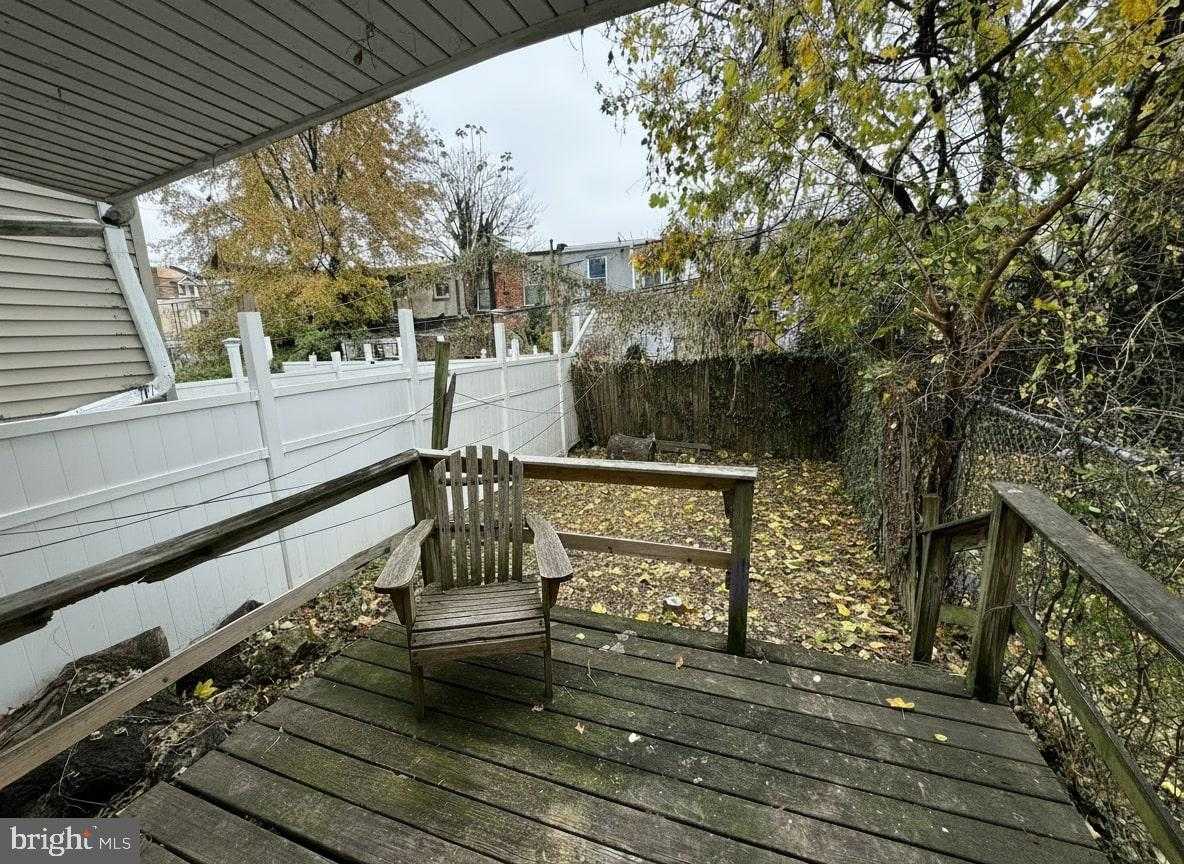 70 E Walnut Ln photo 11