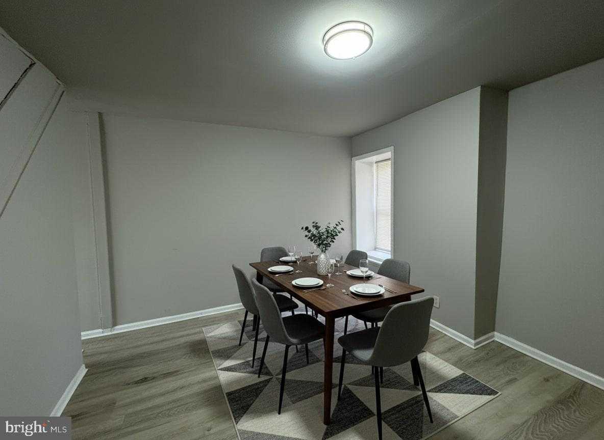 70 E Walnut Ln photo 3