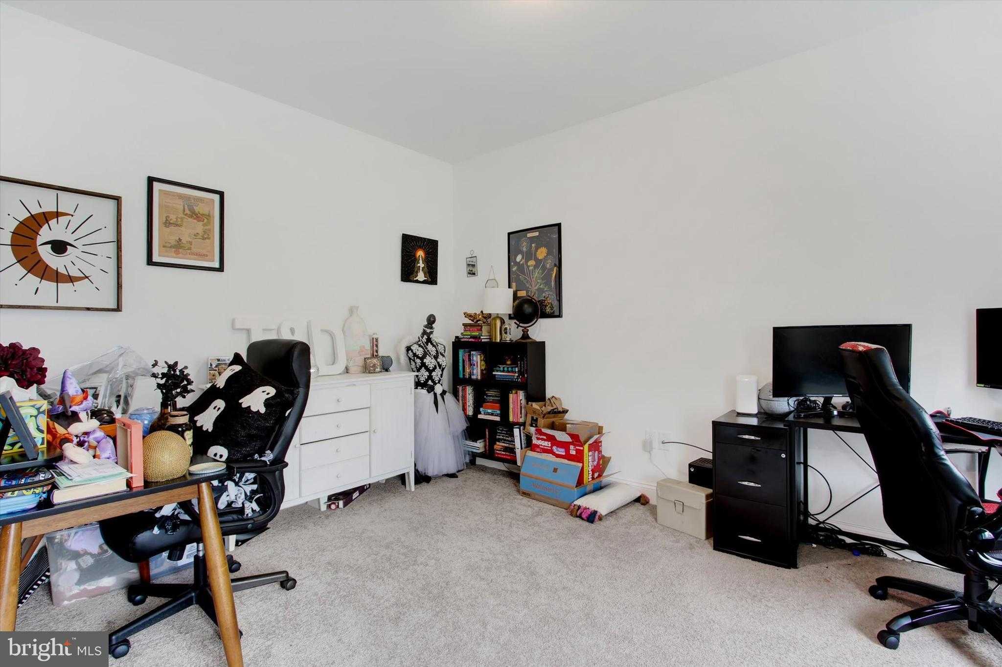 72 Heather Ln photo 4