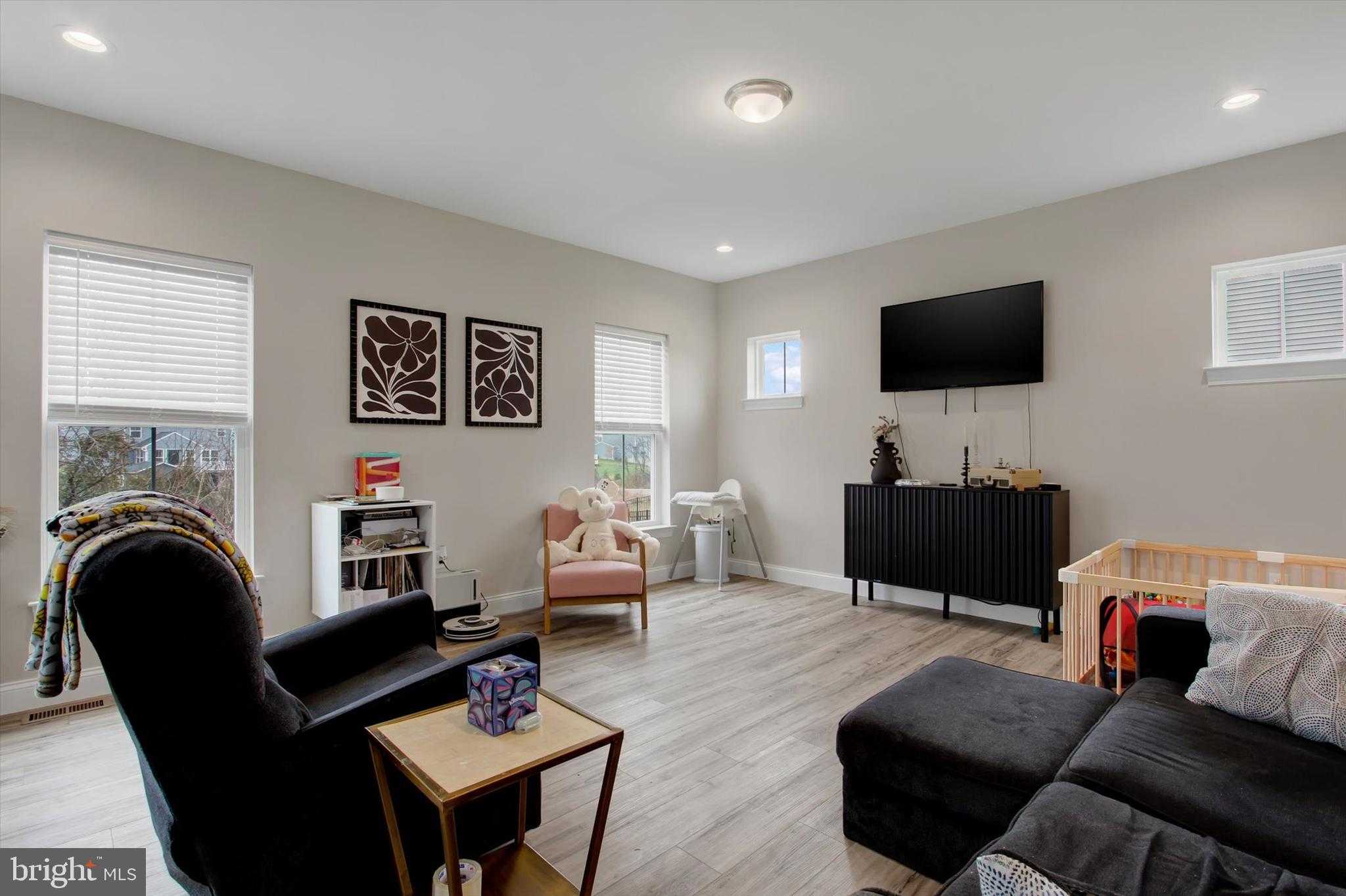 72 Heather Ln photo 6