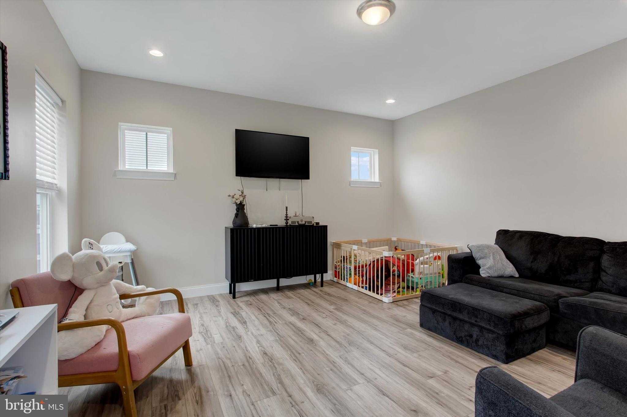 72 Heather Ln photo 7