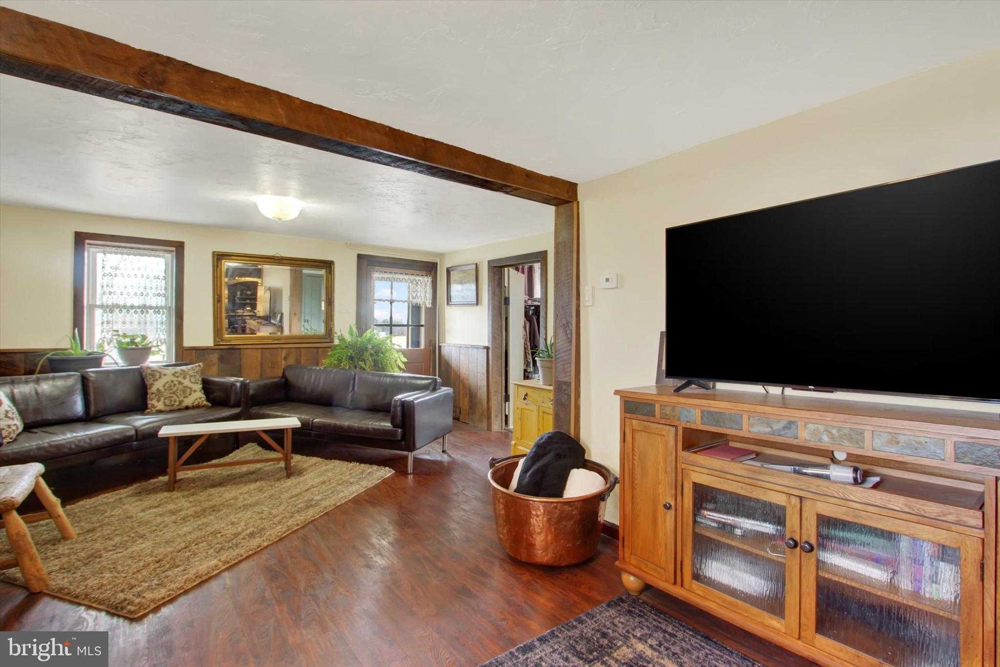 2894 Oxford Rd photo 17