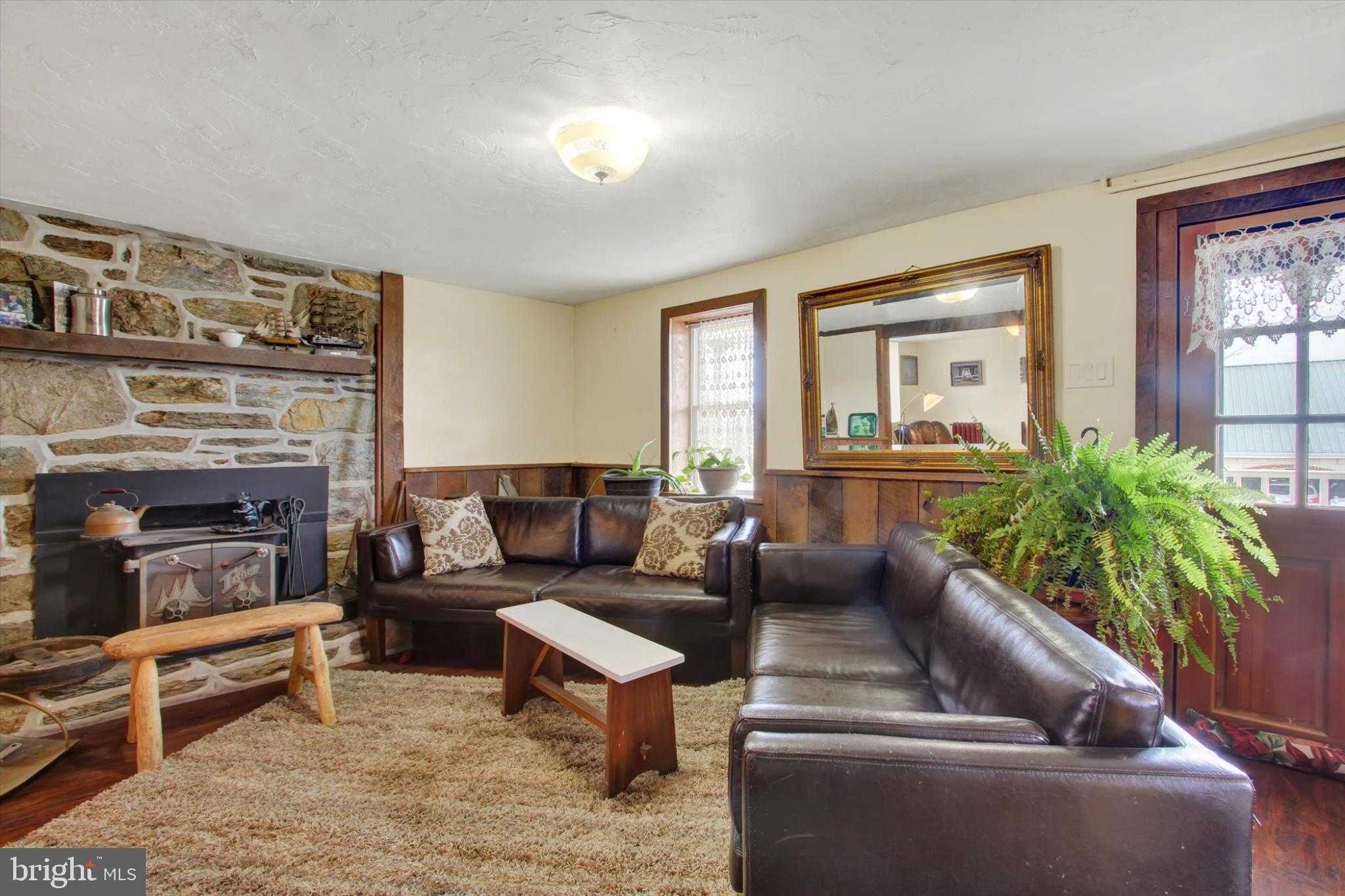 2894 Oxford Rd photo 18