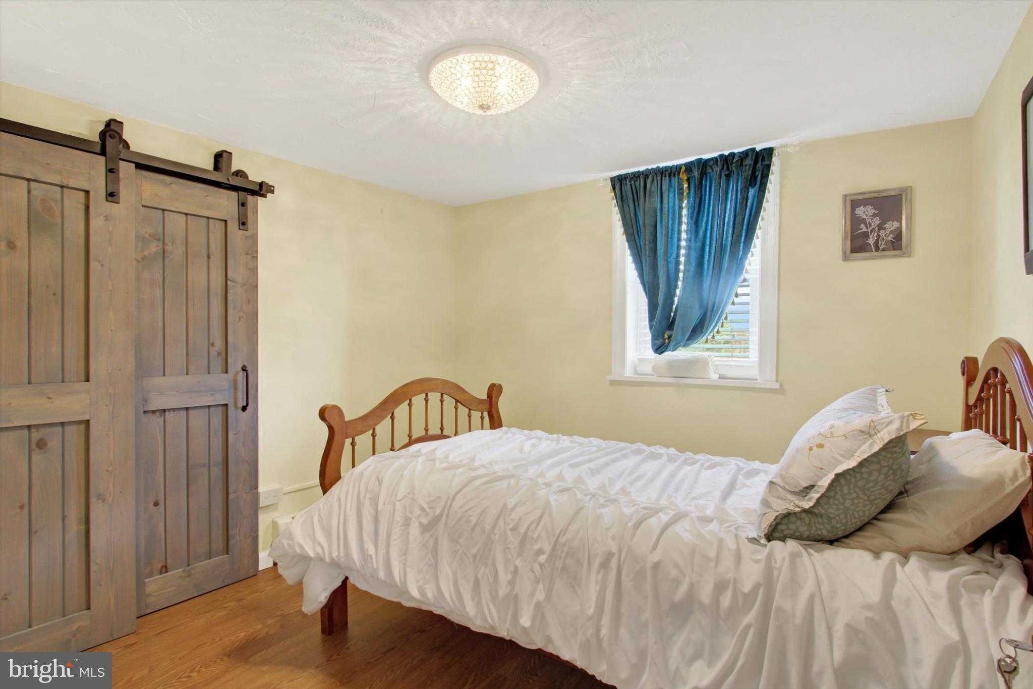 2894 Oxford Rd photo 32