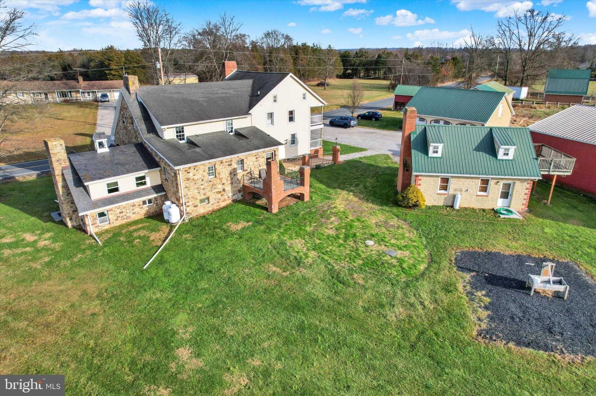 2894 Oxford Rd photo 5