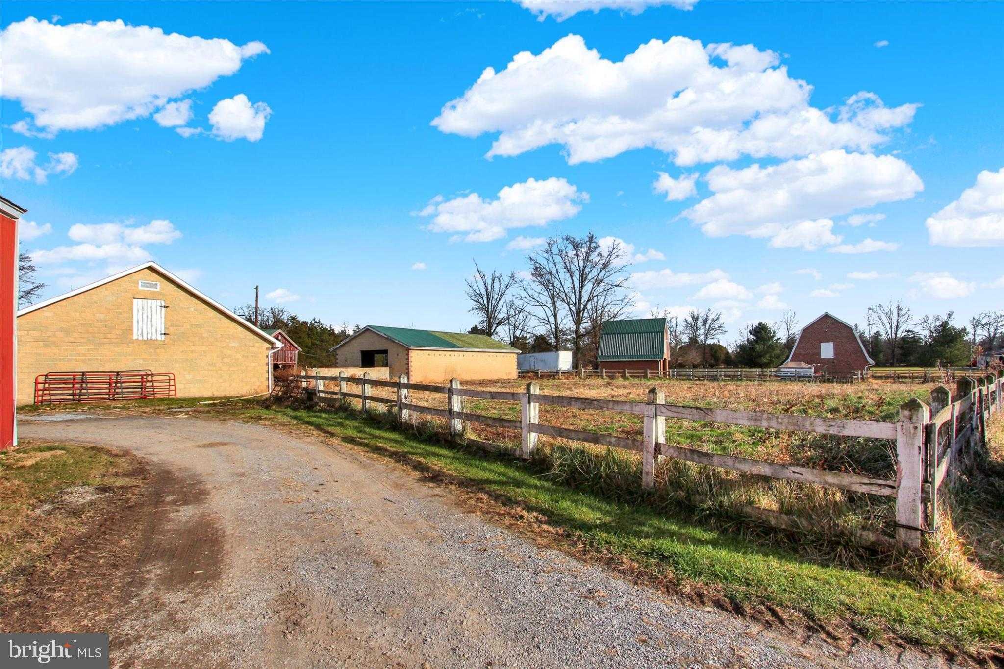 2894 Oxford Rd photo 51