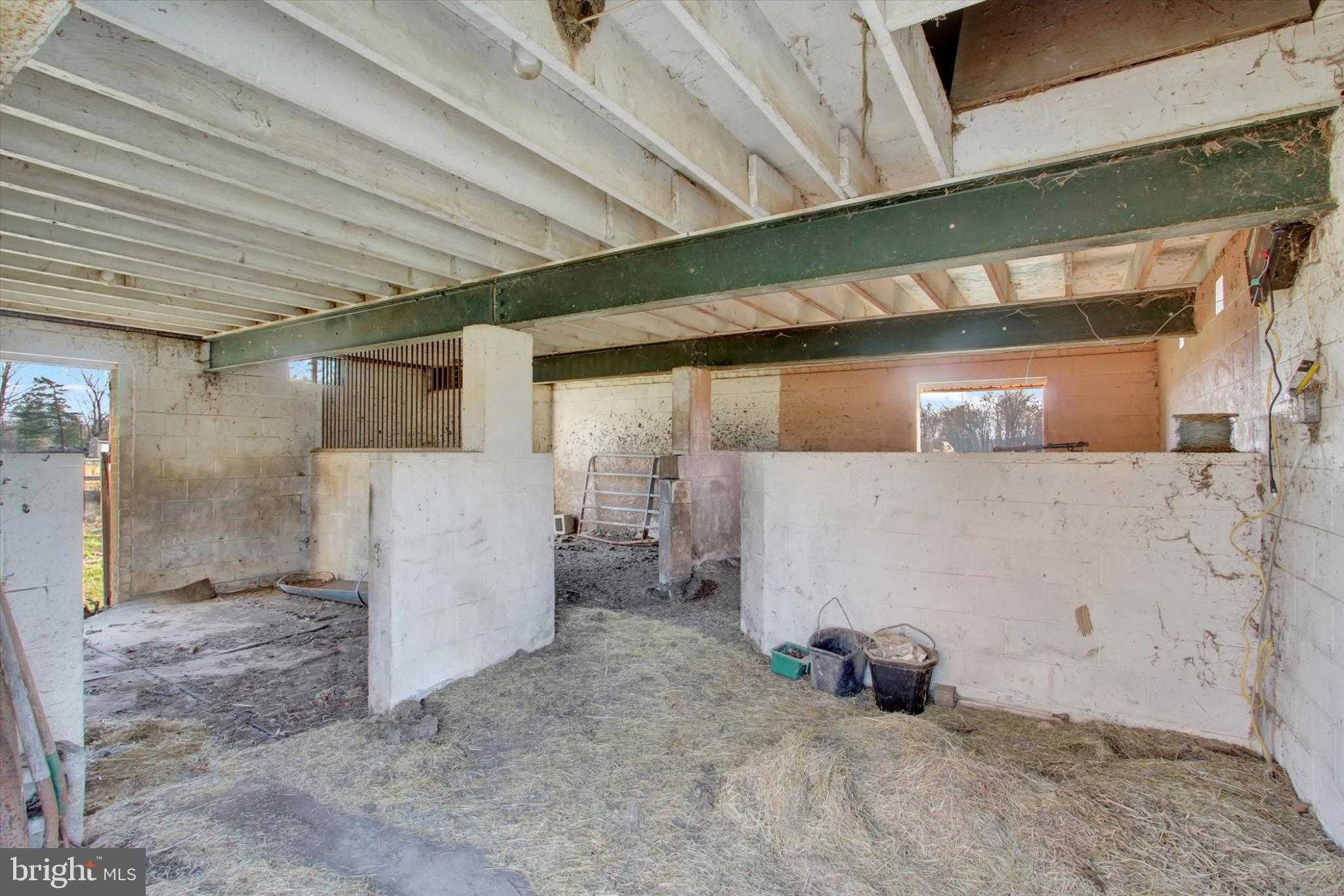 2894 Oxford Rd photo 59