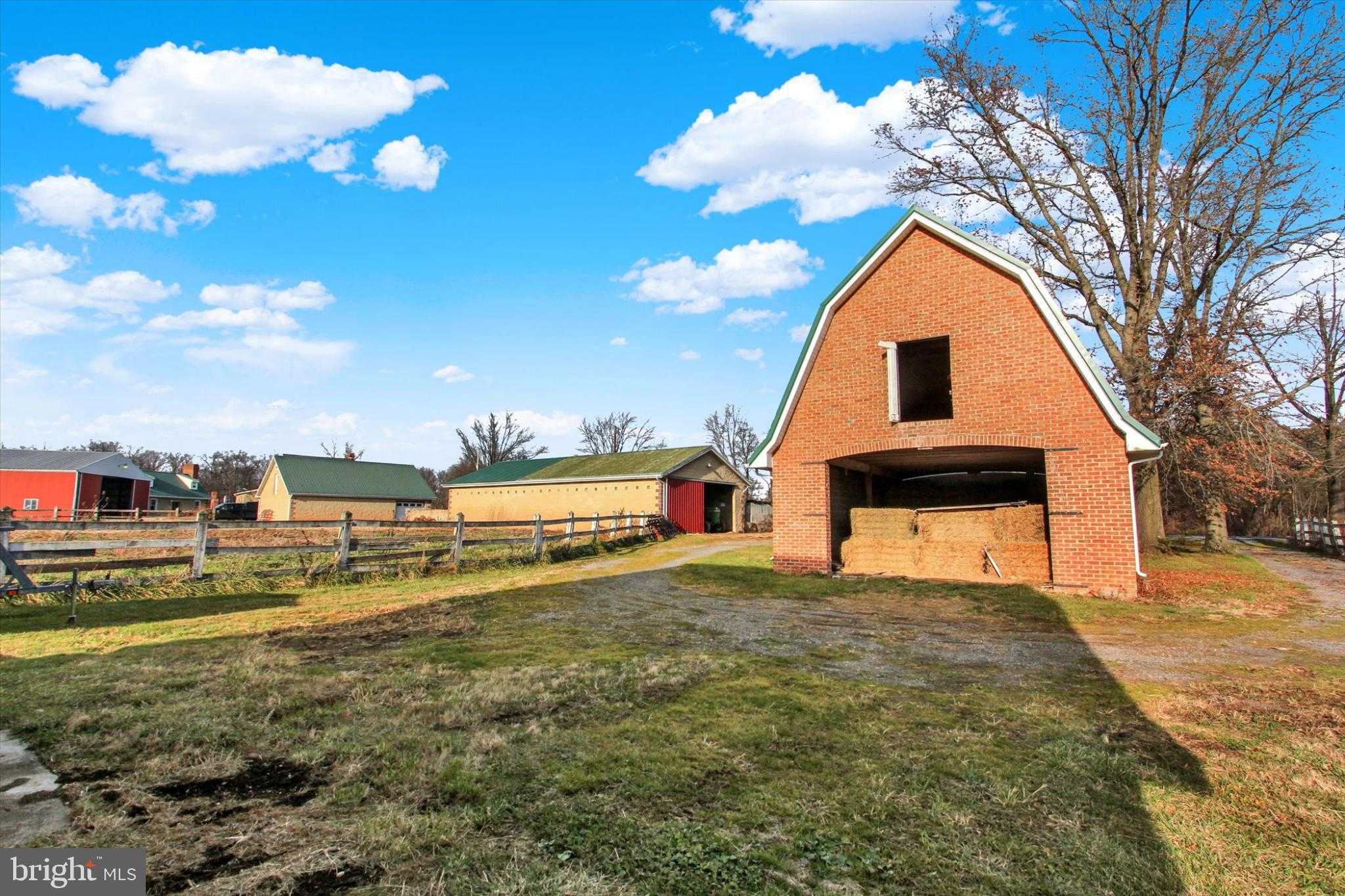 2894 Oxford Rd photo 60