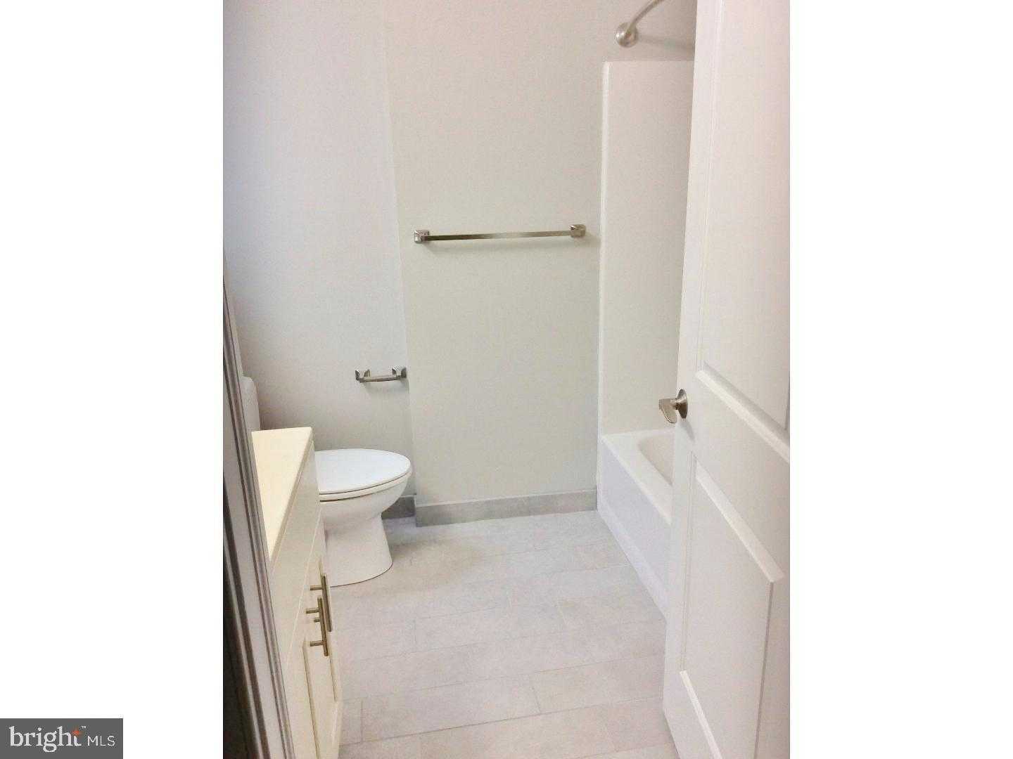 2325 Watkins St photo 5