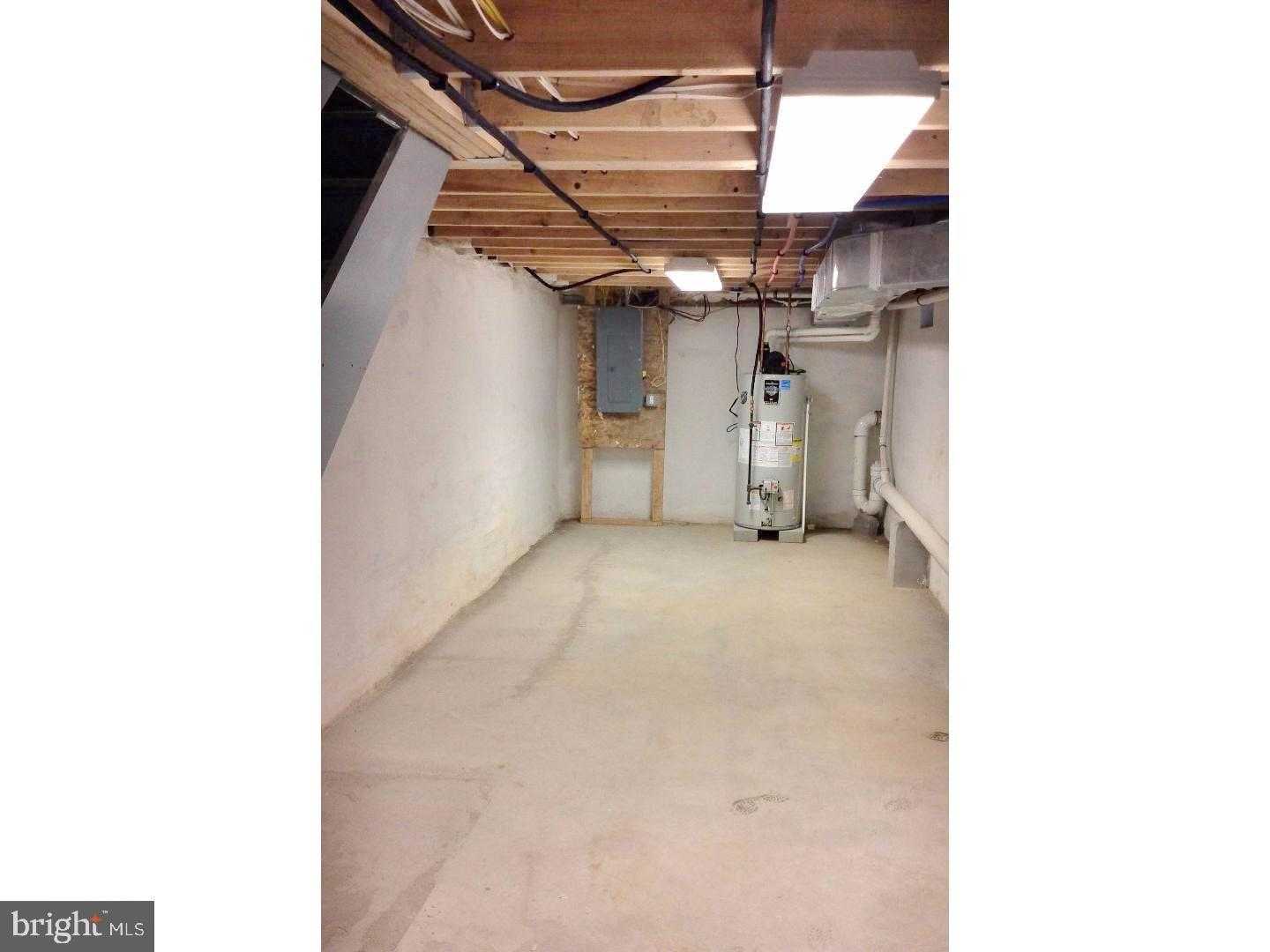 2325 Watkins St photo 8