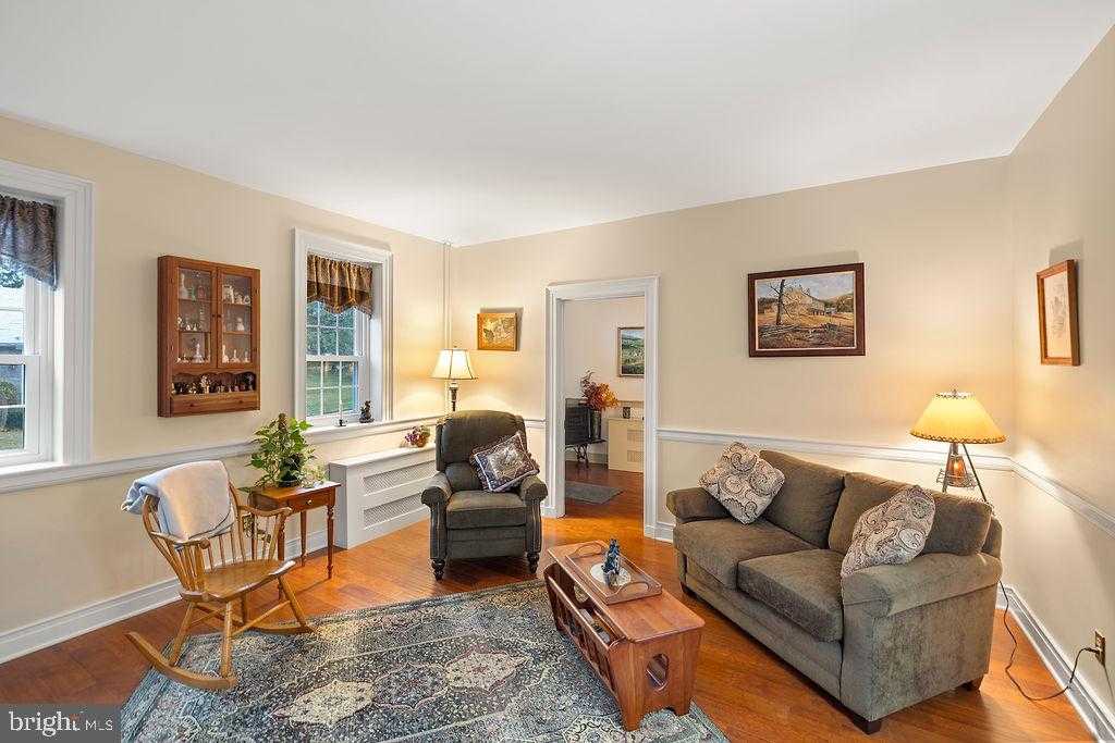 503 Main St photo 17